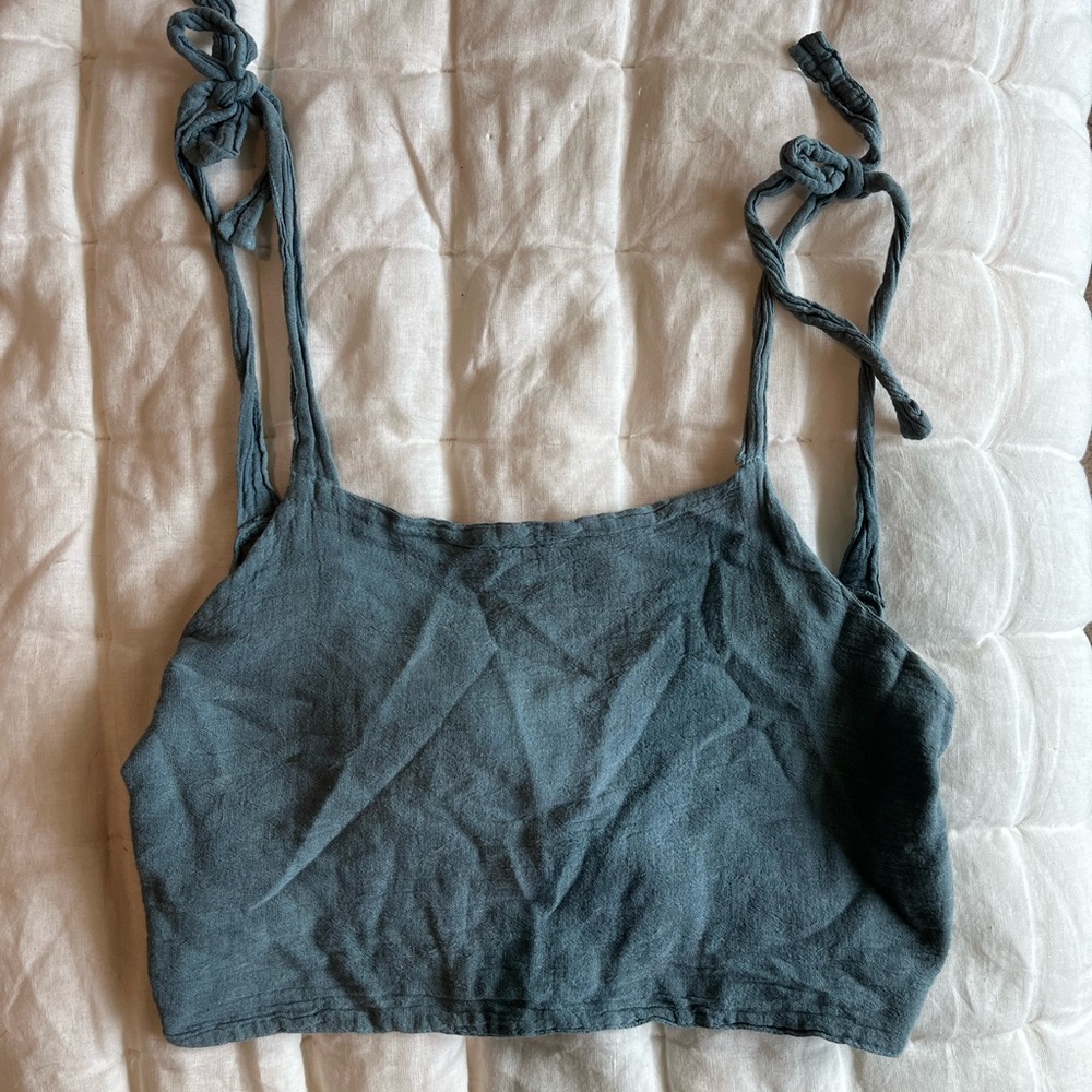 Savannah Morrow crop tie back tank